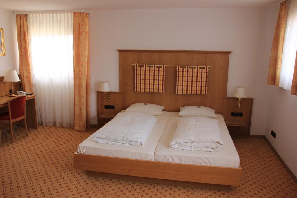 Hotel Am Schloss Darmstaedter Hof Bad Homburg vor der Höhe Quarto foto