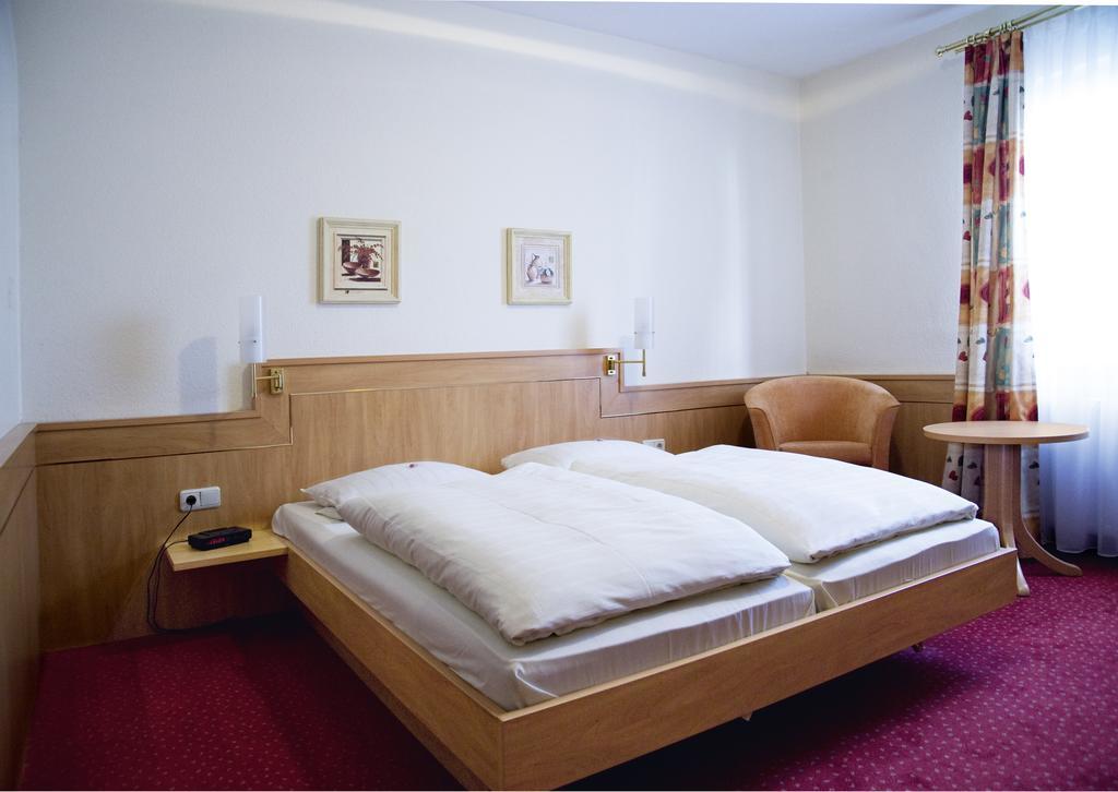 Hotel Am Schloss Darmstaedter Hof Bad Homburg vor der Höhe Quarto foto